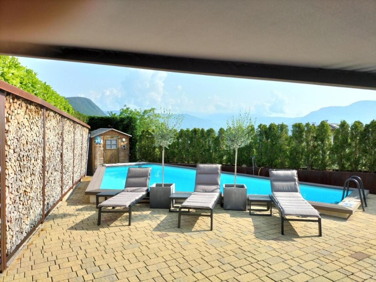 Melaniesguesthouse 4 Zimmerwohnung 칼다로 외부 사진
